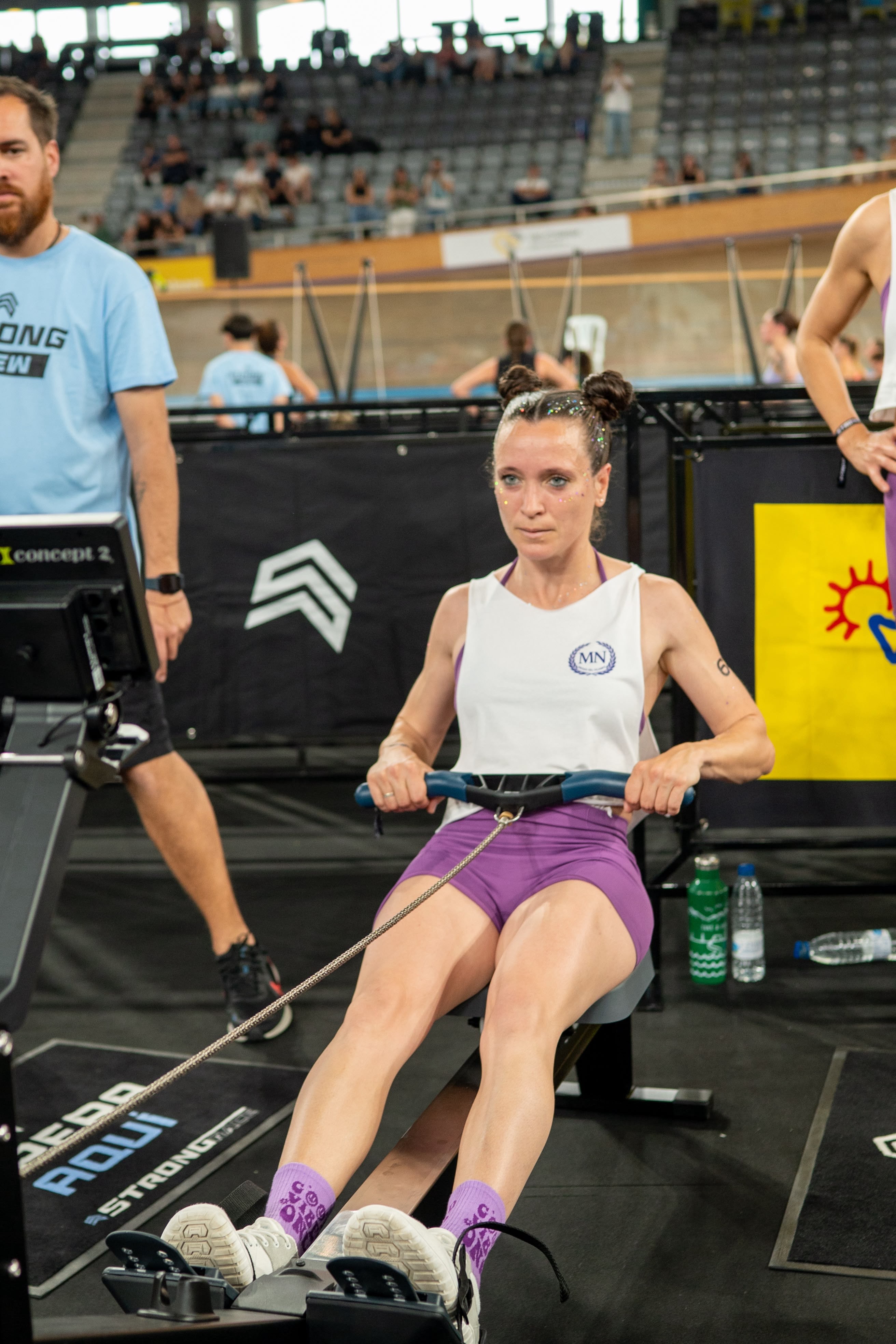 Natalia remando en una competición de crosstraining